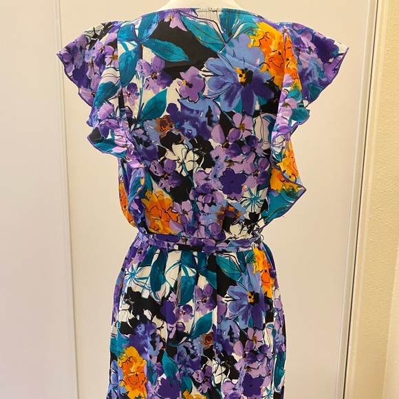 Cute Floral Dress - Picture 5 of 5